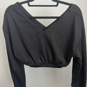 Black V-Neck Long Sleeve Crop Top